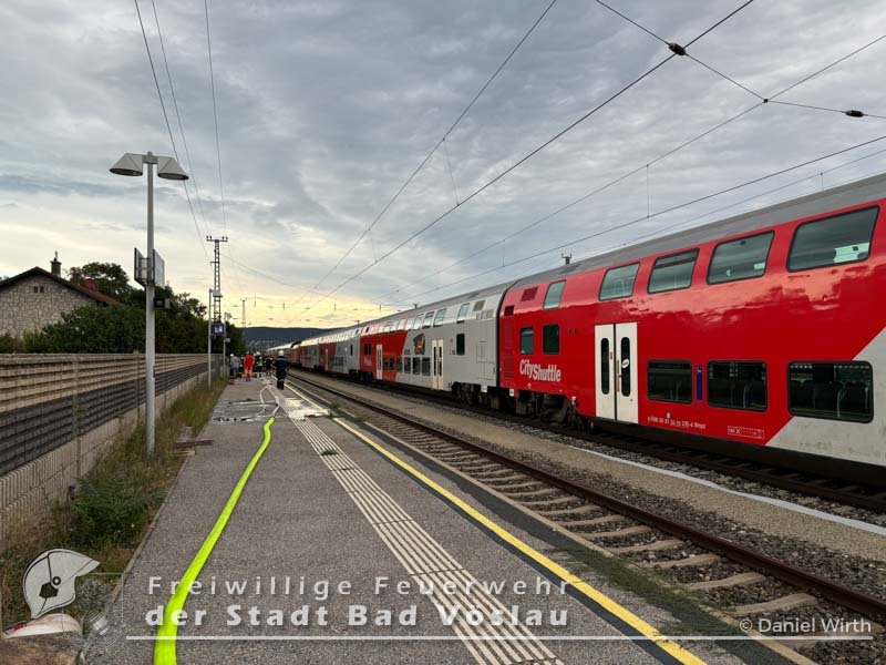 20240808_Brand einer elektrischen Lokomotive am Bahnhof Voeslau Foto: Freiwillige Feuerwehr Stadt Bad Voeslau 20240808_Brand einer elektrischen Lokomotive am Bahnhof Voeslau Foto: Freiwillige Feuerwehr Stadt Bad Voeslau
