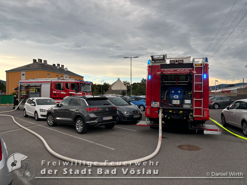 20240808_Brand einer elektrischen Lokomotive am Bahnhof Voeslau Foto: Freiwillige Feuerwehr Stadt Bad Voeslau 20240808_Brand einer elektrischen Lokomotive am Bahnhof Voeslau Foto: Freiwillige Feuerwehr Stadt Bad Voeslau