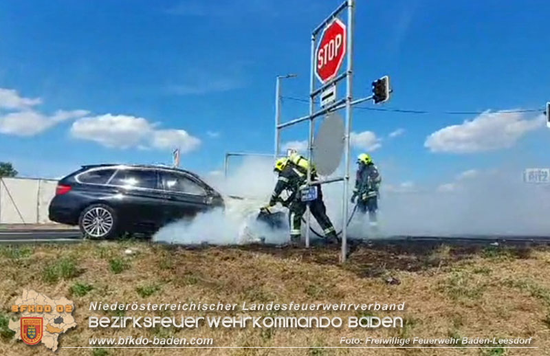 20240809_Fahrzeugbrand A2 bei Abfahrt Traiskirchen RFB Wien Foto: Stefan Wagner FF Baden-Leesdorf 20240809_Fahrzeugbrand A2 bei Abfahrt Traiskirchen RFB Wien Foto: Stefan Wagner FF Baden-Leesdorf