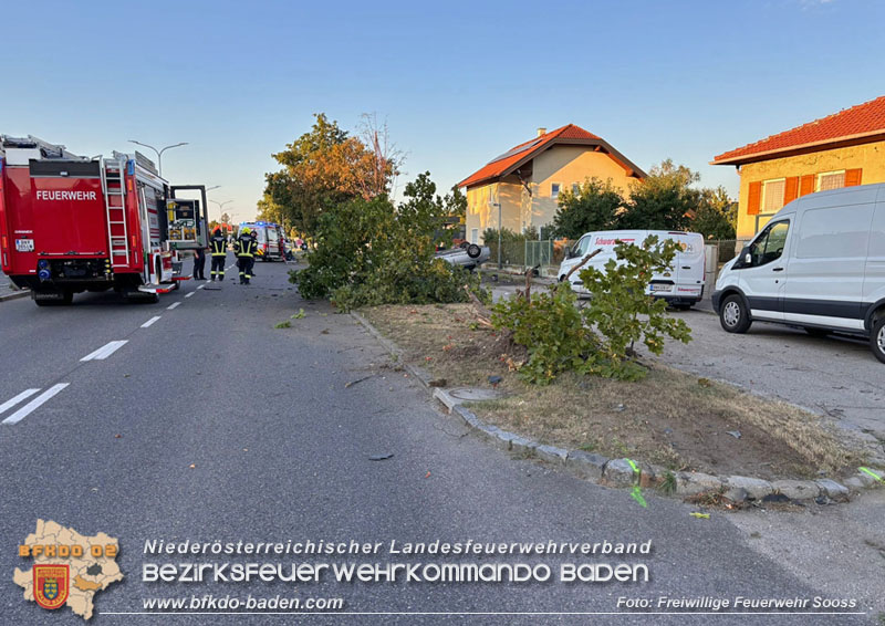 20240811_Fahrzeugueberschlag im Ortsgebiet von Sooss Foto: Freiwillige Feuerwehr Sooss 20240811_Fahrzeugueberschlag im Ortsgebiet von Sooss Foto: Freiwillige Feuerwehr Sooss