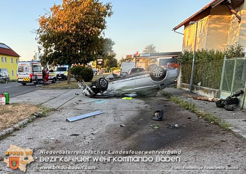 20240811_Fahrzeugueberschlag im Ortsgebiet von Sooss Foto: Freiwillige Feuerwehr Sooss 20240811_Fahrzeugueberschlag im Ortsgebiet von Sooss Foto: Freiwillige Feuerwehr Sooss