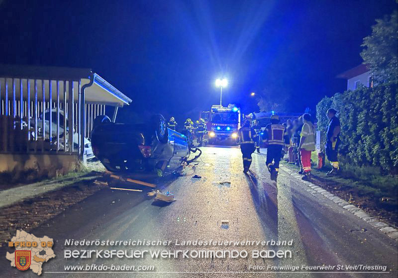 20240821_Verkehrsunfall Fahrzeugüberschlag im Ortsgebiet St.Veit a.d.Triesting   Foto: Presseteam FF St.Veit/Triesting