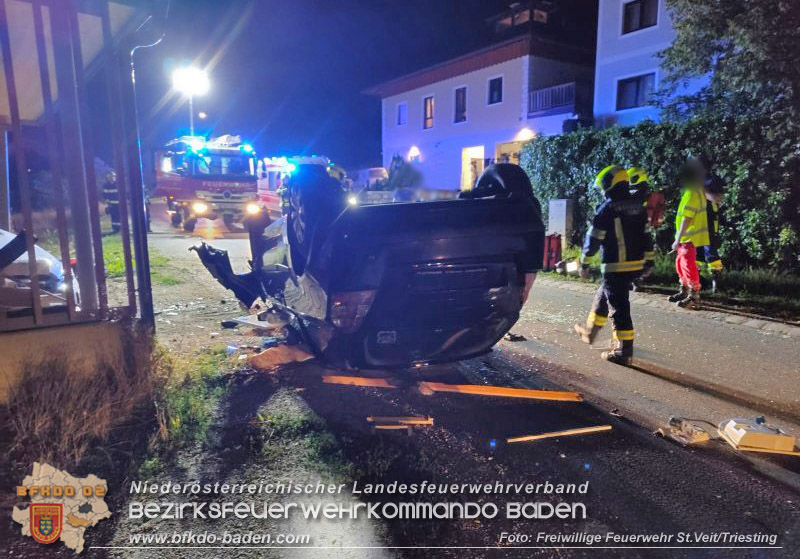 20240821_Verkehrsunfall Fahrzeugüberschlag im Ortsgebiet St.Veit a.d.Triesting   Foto: Presseteam FF St.Veit/Triesting