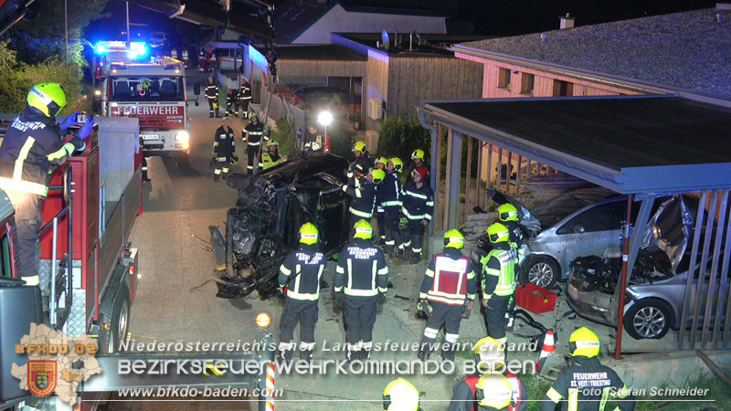 20240821_Verkehrsunfall Fahrzeugüberschlag im Ortsgebiet St.Veit a.d.Triesting   Foto: Stefan Schneider BFKDO BADEN