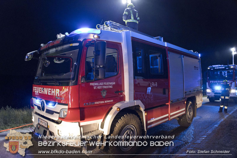 20240821_Verkehrsunfall Fahrzeugüberschlag im Ortsgebiet St.Veit a.d.Triesting   Foto: Stefan Schneider BFKDO BADEN