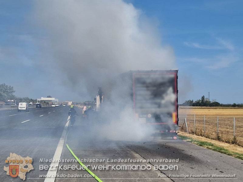 20240823_LKW-Brand auf der A2 im Gemeindegebiet Traiskirchen   Foto: Freiwillige Feuerwehr Wienersdorf