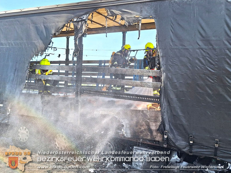 20240823_LKW-Brand auf der A2 im Gemeindegebiet Traiskirchen   Foto: Freiwillige Feuerwehr Wienersdorf