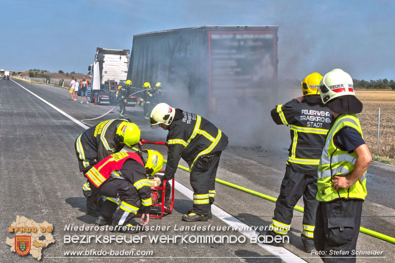 20240823_LKW-Brand auf der A2 im Gemeindegebiet Traiskirchen   Foto: Stefan Schneider BFKDO BADEN