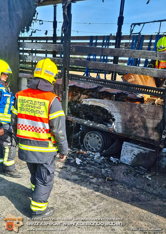 20240823_LKW-Brand auf der A2 im Gemeindegebiet Traiskirchen Foto: Stefan Schneider BFKDO BADEN