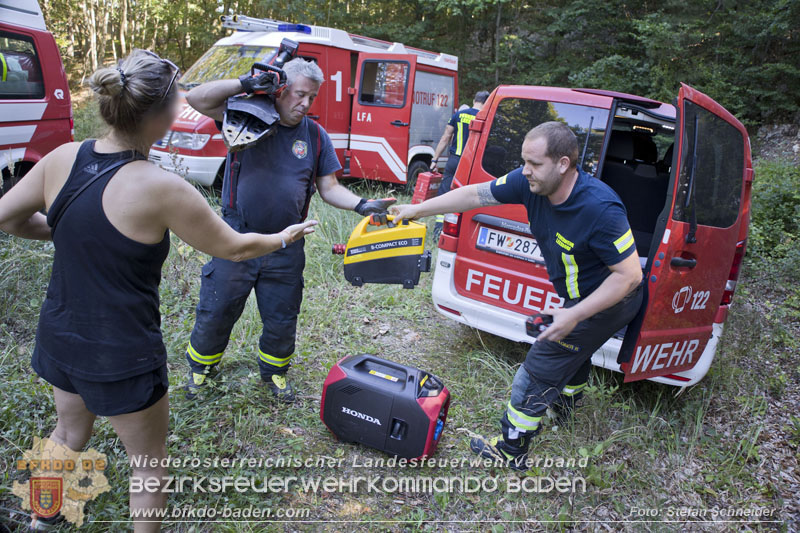 20240907_Spotty nach über 50 Stunden durch Feuerwehr aus Felshöhle in Baden gerettet Foto: Stefan Schneider BFKDO BADEN