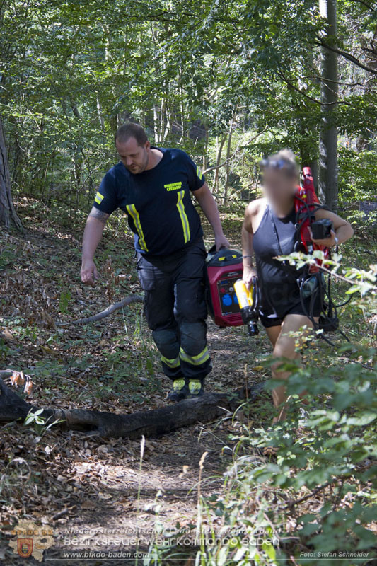 20240907_Spotty nach über 50 Stunden durch Feuerwehr aus Felshöhle in Baden gerettet Foto: Stefan Schneider BFKDO BADEN