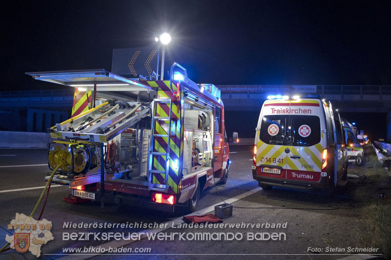 20240908_Kleinbus verunfallt auf der A2 bei Traiskirchen - acht Verletzte und ein Todesopfer Foto: Stefan Schneider BFKDO BADEN 20240908_Kleinbus verunfallt auf der A2 bei Traiskirchen - acht Verletzte und ein Todesopfer Foto: Stefan Schneider BFKDO BADEN