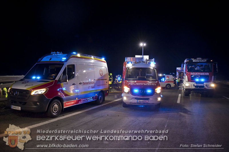 20240908_Kleinbus verunfallt auf der A2 bei Traiskirchen - acht Verletzte und ein Todesopfer Foto: Stefan Schneider BFKDO BADEN 20240908_Kleinbus verunfallt auf der A2 bei Traiskirchen - acht Verletzte und ein Todesopfer Foto: Stefan Schneider BFKDO BADEN