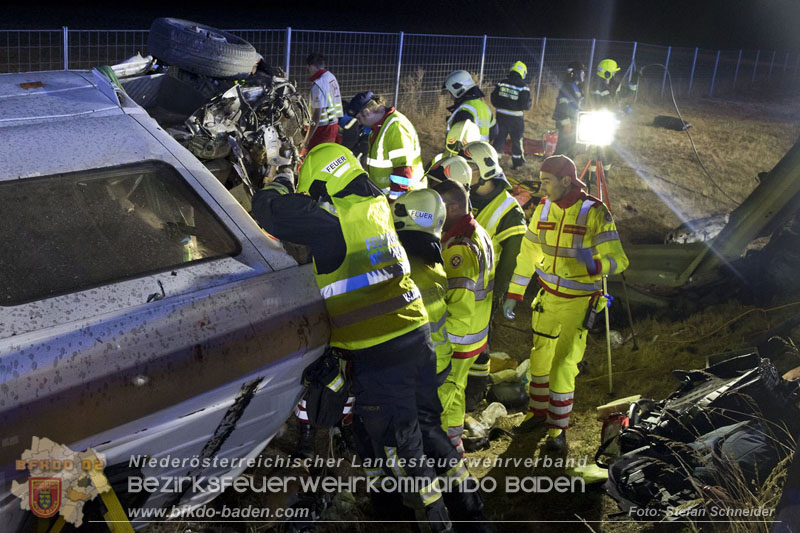 20240908_Kleinbus verunfallt auf der A2 bei Traiskirchen - acht Verletzte und ein Todesopfer Foto: Stefan Schneider BFKDO BADEN 20240908_Kleinbus verunfallt auf der A2 bei Traiskirchen - acht Verletzte und ein Todesopfer Foto: Stefan Schneider BFKDO BADEN