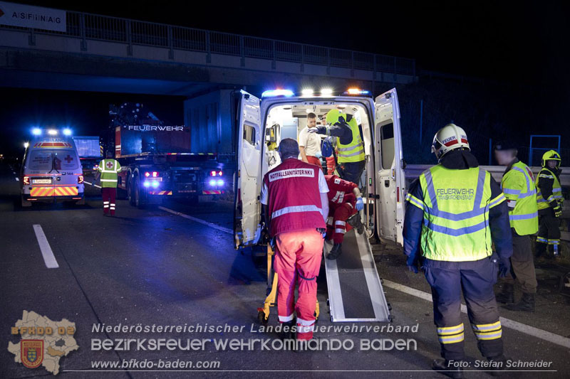 20240908_Kleinbus verunfallt auf der A2 bei Traiskirchen - acht Verletzte und ein Todesopfer Foto: Stefan Schneider BFKDO BADEN 20240908_Kleinbus verunfallt auf der A2 bei Traiskirchen - acht Verletzte und ein Todesopfer Foto: Stefan Schneider BFKDO BADEN