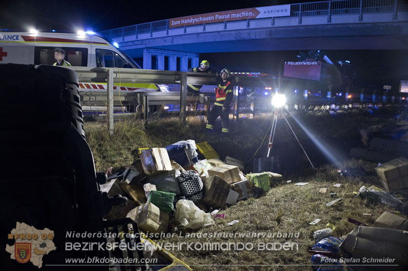 20240908_Kleinbus verunfallt auf der A2 bei Traiskirchen - acht Verletzte und ein Todesopfer Foto: Stefan Schneider BFKDO BADEN 20240908_Kleinbus verunfallt auf der A2 bei Traiskirchen - acht Verletzte und ein Todesopfer Foto: Stefan Schneider BFKDO BADEN