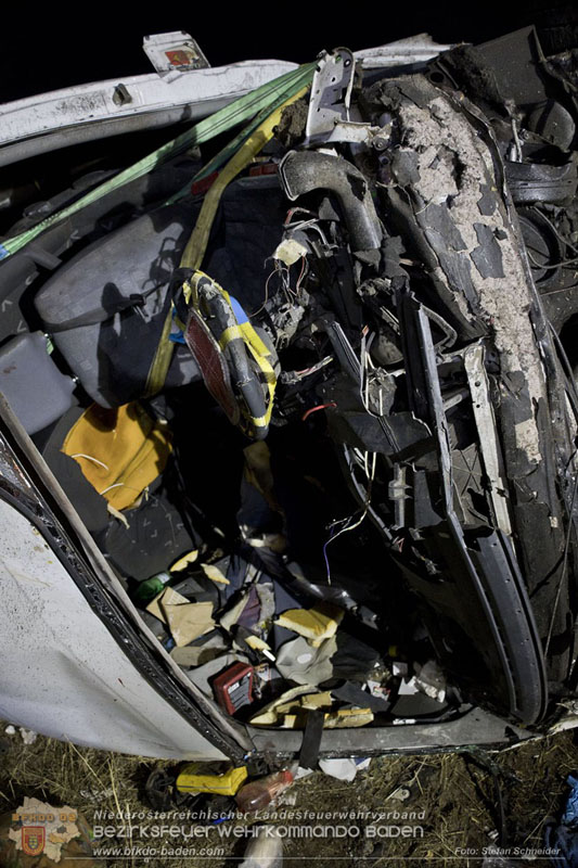 20240908_Kleinbus verunfallt auf der A2 bei Traiskirchen - acht Verletzte und ein Todesopfer Foto: Stefan Schneider BFKDO BADEN 20240908_Kleinbus verunfallt auf der A2 bei Traiskirchen - acht Verletzte und ein Todesopfer Foto: Stefan Schneider BFKDO BADEN