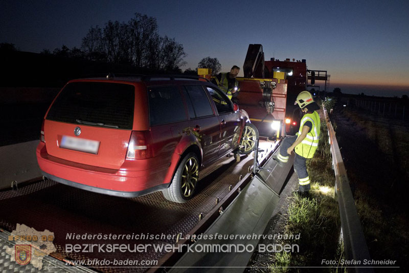 20240908_Kleinbus verunfallt auf der A2 bei Traiskirchen - acht Verletzte und ein Todesopfer Foto: Stefan Schneider BFKDO BADEN 20240908_Kleinbus verunfallt auf der A2 bei Traiskirchen - acht Verletzte und ein Todesopfer Foto: Stefan Schneider BFKDO BADEN