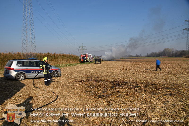20241109 Traktor geriet bei Feldarbeit in Brand bei Pottendorf   Foto: Thomas Lenger Monatsrevue.at