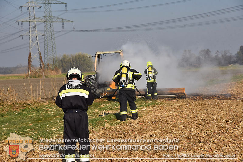 20241109 Traktor geriet bei Feldarbeit in Brand bei Pottendorf   Foto: Thomas Lenger Monatsrevue.at