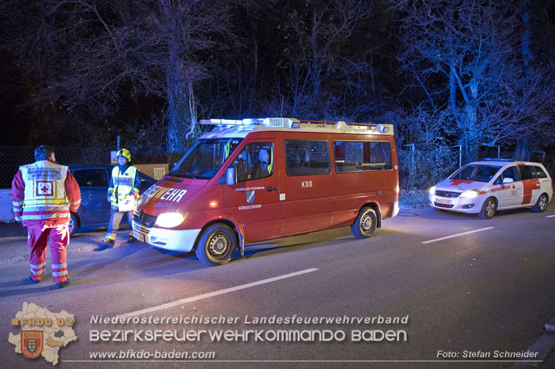 20241123_Alarmstufe B3 bei Brand in Gewerbebetrieb in Schönau a.d.Triesting   Foto: Stefan Schneider BFKDO BADEN