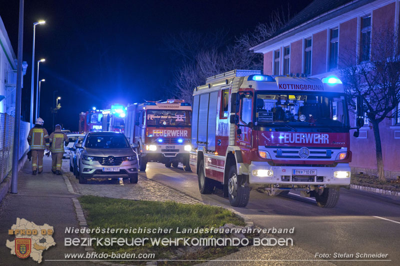 20241123_Alarmstufe B3 bei Brand in Gewerbebetrieb in Schönau a.d.Triesting   Foto: Stefan Schneider BFKDO BADEN