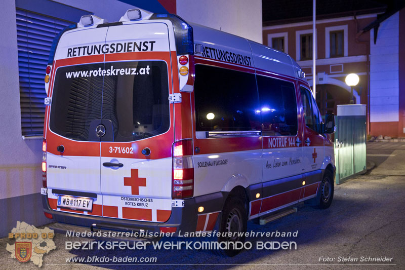 20241123_Alarmstufe B3 bei Brand in Gewerbebetrieb in Schönau a.d.Triesting   Foto: Stefan Schneider BFKDO BADEN