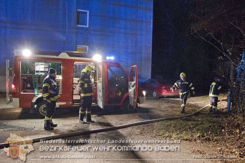 20241123_Alarmstufe B3 bei Brand in Gewerbebetrieb in Schönau a.d.Triesting   Foto: Stefan Schneider BFKDO BADEN