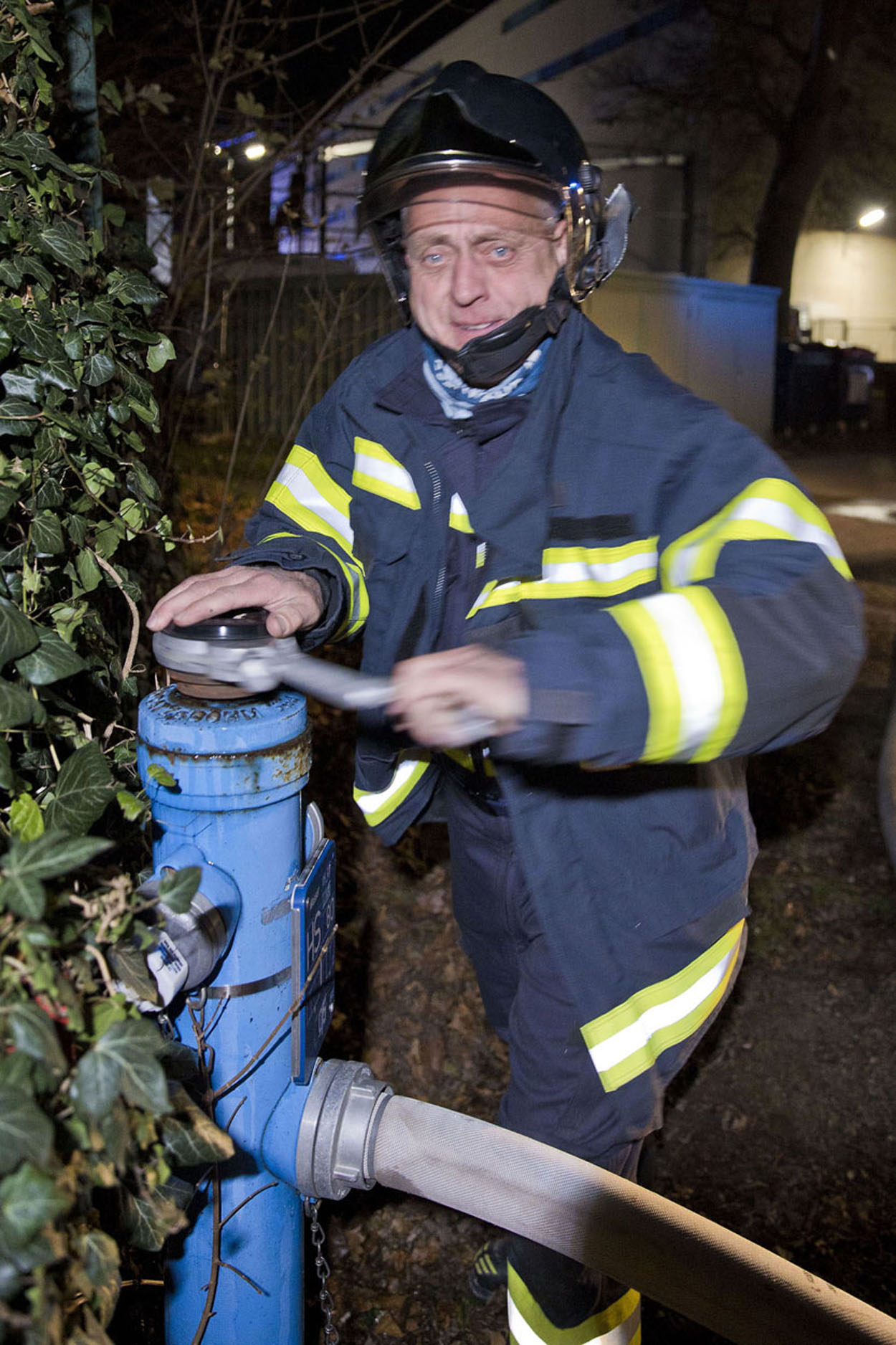 20241123_Alarmstufe B3 bei Brand in Gewerbebetrieb in Schönau a.d.Triesting   Foto: Stefan Schneider BFKDO BADEN