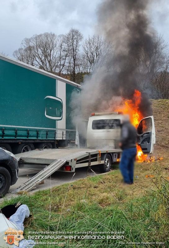20241124_Lkw brennt auf Parkplatz neben Tankstelle in Alland Foto: Freiwillige Feuerwehr Alland 20241124_Lkw brennt auf Parkplatz neben Tankstelle in Alland Foto: Freiwillige Feuerwehr Alland