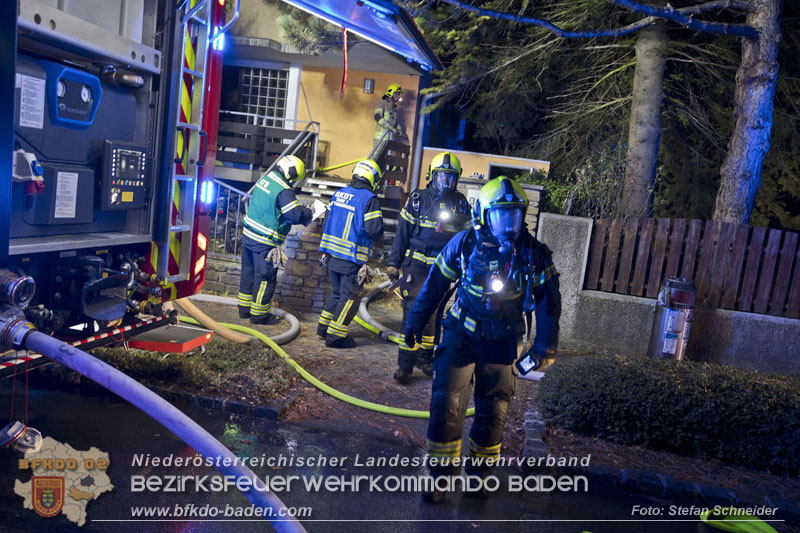 20241125_Großeinsatz in Leobersdorf - 94 Einsatzkräfte bekämpfen Wohnhausbrand Foto: Stefan Schneider BFKDO BADEN 20241125_Großeinsatz in Leobersdorf - 94 Einsatzkräfte bekämpfen Wohnhausbrand Foto: Stefan Schneider BFKDO BADEN