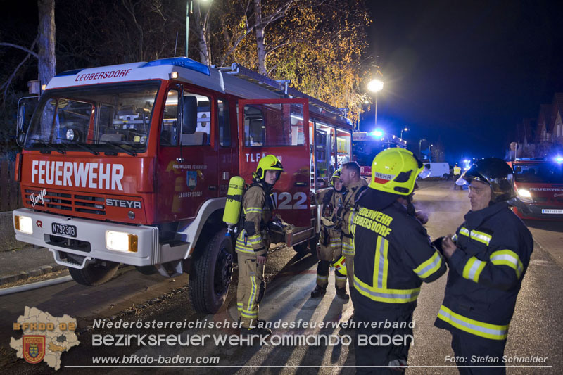 20241125_Großeinsatz in Leobersdorf - 94 Einsatzkräfte bekämpfen Wohnhausbrand Foto: Stefan Schneider BFKDO BADEN 20241125_Großeinsatz in Leobersdorf - 94 Einsatzkräfte bekämpfen Wohnhausbrand Foto: Stefan Schneider BFKDO BADEN 20241125_Großeinsatz in Leobersdorf - 94 Einsatzkräfte bekämpfen Wohnhausbrand Foto: Stefan Schneider BFKDO BADEN 20241125_Großeinsatz in Leobersdorf - 94 Einsatzkräfte bekämpfen Wohnhausbrand Foto: Stefan Schneider BFKDO BADEN