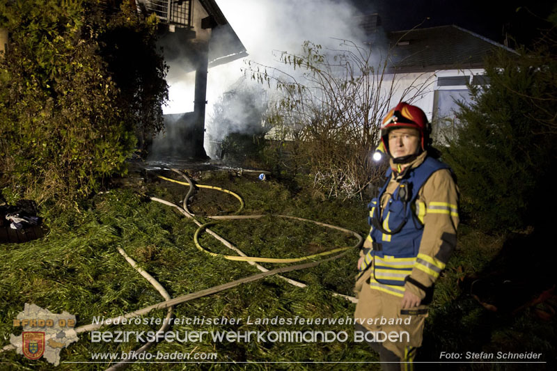20241125_Großeinsatz in Leobersdorf - 94 Einsatzkräfte bekämpfen Wohnhausbrand Foto: Stefan Schneider BFKDO BADEN 20241125_Großeinsatz in Leobersdorf - 94 Einsatzkräfte bekämpfen Wohnhausbrand Foto: Stefan Schneider BFKDO BADEN 20241125_Großeinsatz in Leobersdorf - 94 Einsatzkräfte bekämpfen Wohnhausbrand Foto: Stefan Schneider BFKDO BADEN 20241125_Großeinsatz in Leobersdorf - 94 Einsatzkräfte bekämpfen Wohnhausbrand Foto: Stefan Schneider BFKDO BADEN