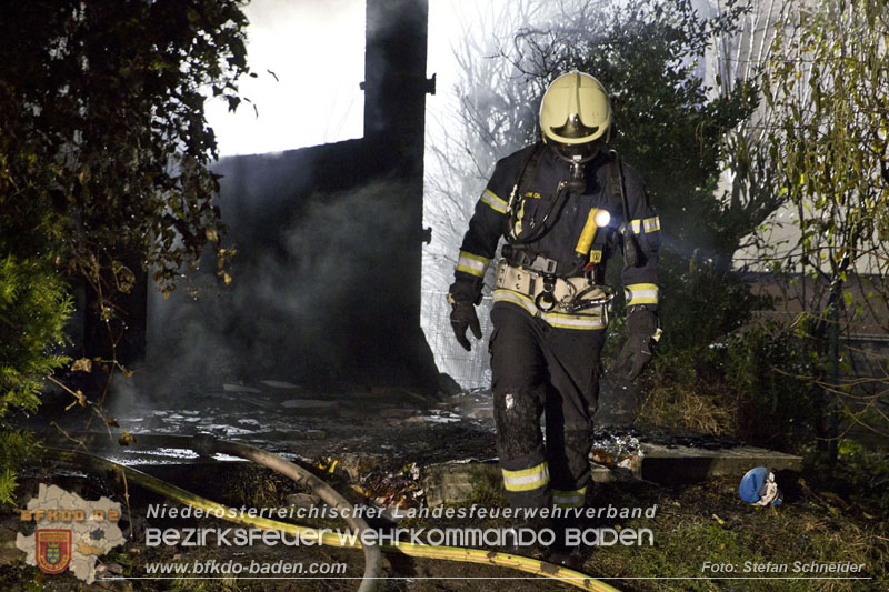 20241125_Großeinsatz in Leobersdorf - 94 Einsatzkräfte bekämpfen Wohnhausbrand Foto: Stefan Schneider BFKDO BADEN 20241125_Großeinsatz in Leobersdorf - 94 Einsatzkräfte bekämpfen Wohnhausbrand Foto: Stefan Schneider BFKDO BADEN 20241125_Großeinsatz in Leobersdorf - 94 Einsatzkräfte bekämpfen Wohnhausbrand Foto: Stefan Schneider BFKDO BADEN 20241125_Großeinsatz in Leobersdorf - 94 Einsatzkräfte bekämpfen Wohnhausbrand Foto: Stefan Schneider BFKDO BADEN