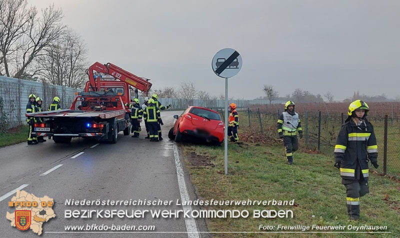 20241126_Verletzte Frau nach Verkehrsunfall auf der L157 im Gemeindegebiet Oberwaltersdorf Foto: Freiwillige Feuerwehr Oeynhausen 20241126_Verletzte Frau nach Verkehrsunfall auf der L157 im Gemeindegebiet Oberwaltersdorf Foto: Freiwillige Feuerwehr Oeynhausen