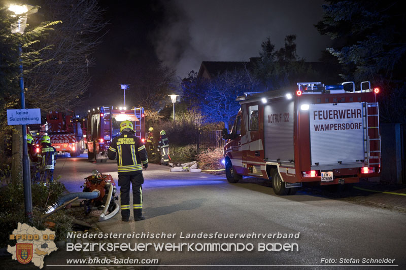 20241201_Mann stirbt bei verehrenden Wohnhausbrand in Landegg Gemeinde Pottendorf Noe Foto: Stefan Schneider BFKDO BADEN 20241201_Mann stirbt bei verehrenden Wohnhausbrand in Landegg Gemeinde Pottendorf Noe Foto: Stefan Schneider BFKDO BADEN