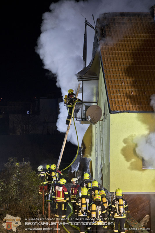 20241201_Mann stirbt bei verehrenden Wohnhausbrand in Landegg Gemeinde Pottendorf Noe Foto: Stefan Schneider BFKDO BADEN 20241201_Mann stirbt bei verehrenden Wohnhausbrand in Landegg Gemeinde Pottendorf Noe Foto: Stefan Schneider BFKDO BADEN