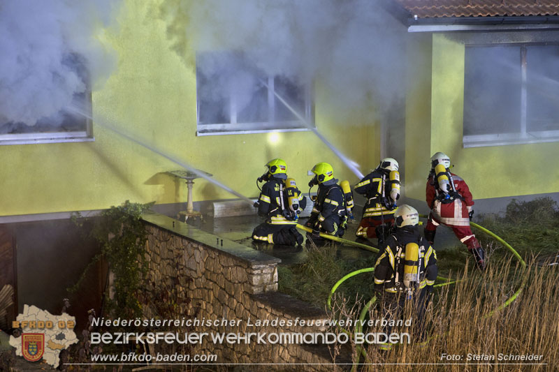 20241201_Mann stirbt bei verehrenden Wohnhausbrand in Landegg Gemeinde Pottendorf Noe Foto: Stefan Schneider BFKDO BADEN 20241201_Mann stirbt bei verehrenden Wohnhausbrand in Landegg Gemeinde Pottendorf Noe Foto: Stefan Schneider BFKDO BADEN
