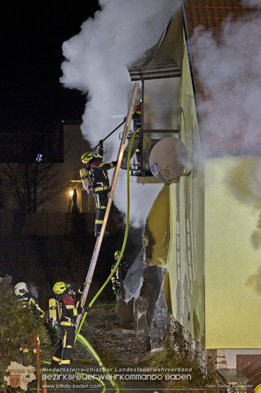 20241201_Mann stirbt bei verehrenden Wohnhausbrand in Landegg Gemeinde Pottendorf Noe Foto: Stefan Schneider BFKDO BADEN 20241201_Mann stirbt bei verehrenden Wohnhausbrand in Landegg Gemeinde Pottendorf Noe Foto: Stefan Schneider BFKDO BADEN
