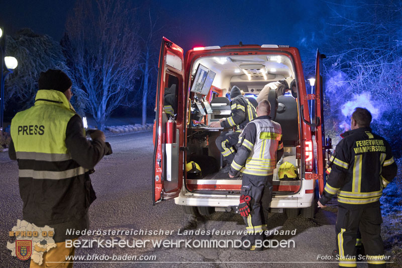 20241201_Mann stirbt bei verehrenden Wohnhausbrand in Landegg Gemeinde Pottendorf Noe Foto: Stefan Schneider BFKDO BADEN 20241201_Mann stirbt bei verehrenden Wohnhausbrand in Landegg Gemeinde Pottendorf Noe Foto: Stefan Schneider BFKDO BADEN