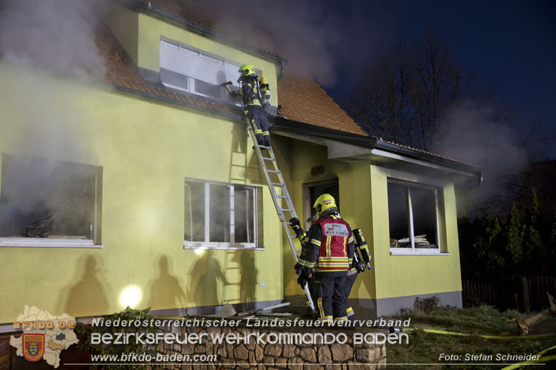 20241201_Mann stirbt bei verehrenden Wohnhausbrand in Landegg Gemeinde Pottendorf Noe Foto: Stefan Schneider BFKDO BADEN 20241201_Mann stirbt bei verehrenden Wohnhausbrand in Landegg Gemeinde Pottendorf Noe Foto: Stefan Schneider BFKDO BADEN