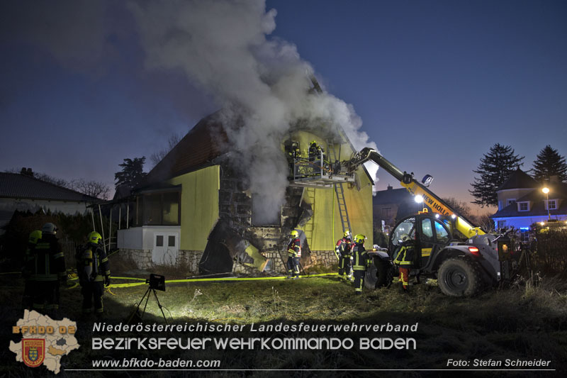 20241201_Mann stirbt bei verehrenden Wohnhausbrand in Landegg Gemeinde Pottendorf Noe Foto: Stefan Schneider BFKDO BADEN 20241201_Mann stirbt bei verehrenden Wohnhausbrand in Landegg Gemeinde Pottendorf Noe Foto: Stefan Schneider BFKDO BADEN