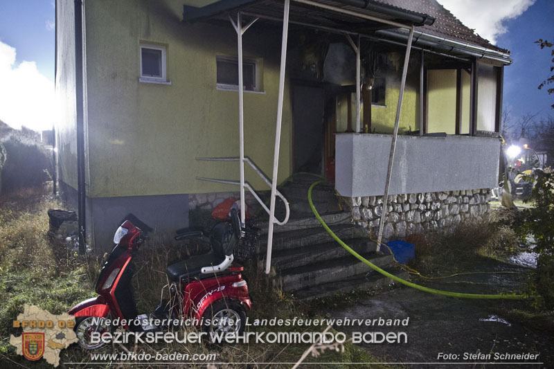 20241201_Mann stirbt bei verehrenden Wohnhausbrand in Landegg Gemeinde Pottendorf Noe Foto: Stefan Schneider BFKDO BADEN 20241201_Mann stirbt bei verehrenden Wohnhausbrand in Landegg Gemeinde Pottendorf Noe Foto: Stefan Schneider BFKDO BADEN