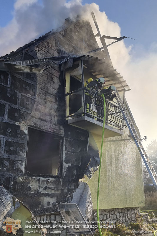 20241201_Mann stirbt bei verehrenden Wohnhausbrand in Landegg Gemeinde Pottendorf Noe Foto: Stefan Schneider BFKDO BADEN 20241201_Mann stirbt bei verehrenden Wohnhausbrand in Landegg Gemeinde Pottendorf Noe Foto: Stefan Schneider BFKDO BADEN