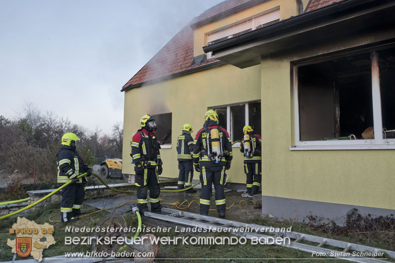 20241201_Mann stirbt bei verehrenden Wohnhausbrand in Landegg Gemeinde Pottendorf Noe Foto: Stefan Schneider BFKDO BADEN 20241201_Mann stirbt bei verehrenden Wohnhausbrand in Landegg Gemeinde Pottendorf Noe Foto: Stefan Schneider BFKDO BADEN