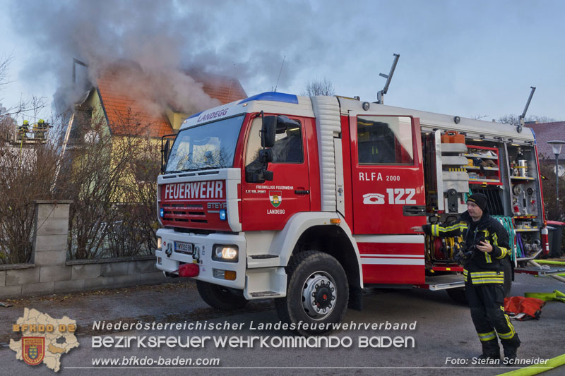 20241201_Mann stirbt bei verehrenden Wohnhausbrand in Landegg Gemeinde Pottendorf Noe Foto: Stefan Schneider BFKDO BADEN 20241201_Mann stirbt bei verehrenden Wohnhausbrand in Landegg Gemeinde Pottendorf Noe Foto: Stefan Schneider BFKDO BADEN