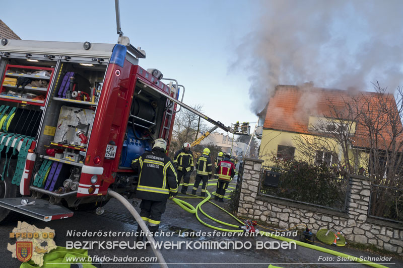 20241201_Mann stirbt bei verehrenden Wohnhausbrand in Landegg Gemeinde Pottendorf Noe Foto: Stefan Schneider BFKDO BADEN 20241201_Mann stirbt bei verehrenden Wohnhausbrand in Landegg Gemeinde Pottendorf Noe Foto: Stefan Schneider BFKDO BADEN