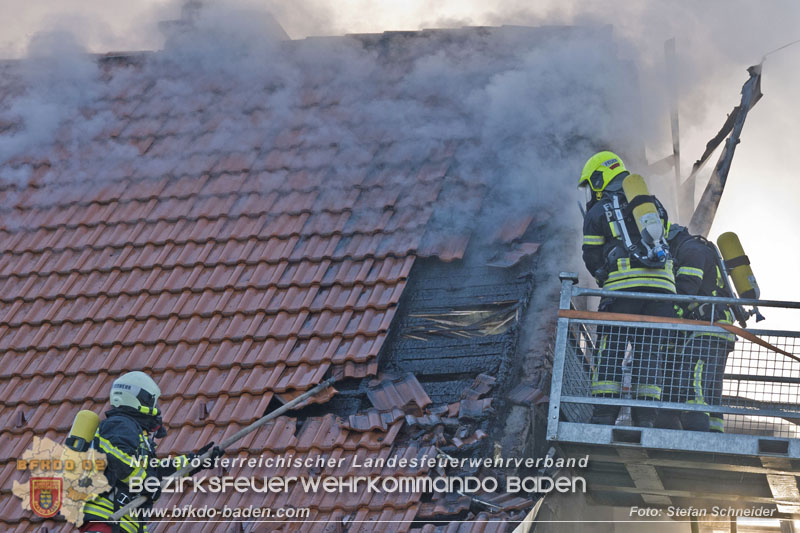 20241201_Mann stirbt bei verehrenden Wohnhausbrand in Landegg Gemeinde Pottendorf Noe Foto: Stefan Schneider BFKDO BADEN 20241201_Mann stirbt bei verehrenden Wohnhausbrand in Landegg Gemeinde Pottendorf Noe Foto: Stefan Schneider BFKDO BADEN