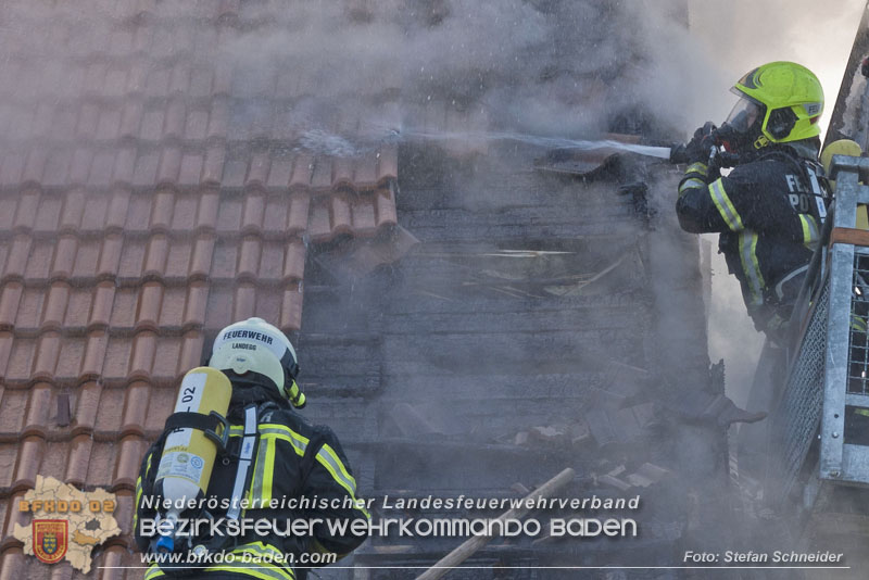 20241201_Mann stirbt bei verehrenden Wohnhausbrand in Landegg Gemeinde Pottendorf Noe Foto: Stefan Schneider BFKDO BADEN 20241201_Mann stirbt bei verehrenden Wohnhausbrand in Landegg Gemeinde Pottendorf Noe Foto: Stefan Schneider BFKDO BADEN