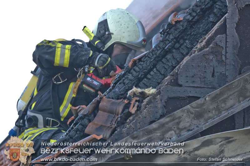 20241201_Mann stirbt bei verehrenden Wohnhausbrand in Landegg Gemeinde Pottendorf Noe Foto: Stefan Schneider BFKDO BADEN 20241201_Mann stirbt bei verehrenden Wohnhausbrand in Landegg Gemeinde Pottendorf Noe Foto: Stefan Schneider BFKDO BADEN